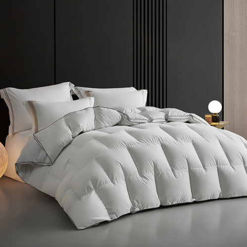 Temperature-controlled 95 white goose down quilt