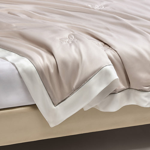 BloomScape™ 可水洗丝绸夏被