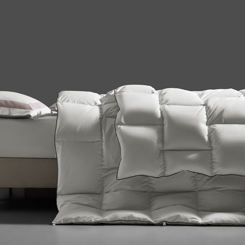 Temperature-controlled 95 white goose down quilt