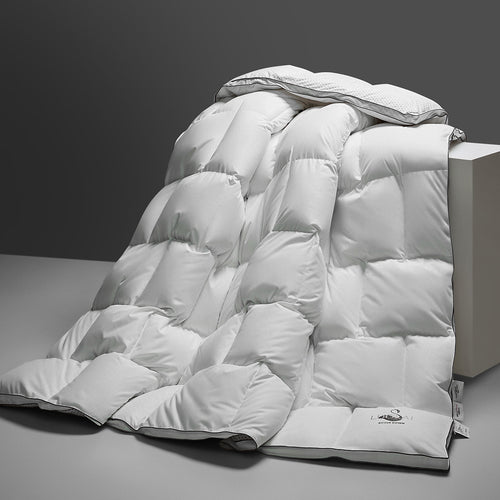 Temperature-controlled 95 white goose down quilt