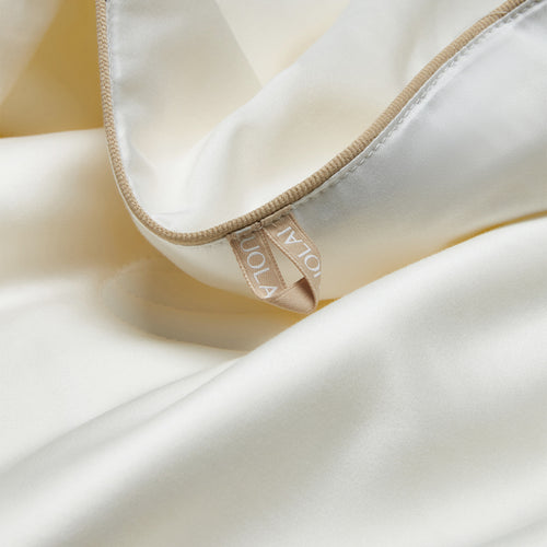 RegalSilk Jacquard A Class Select Silk Quilt