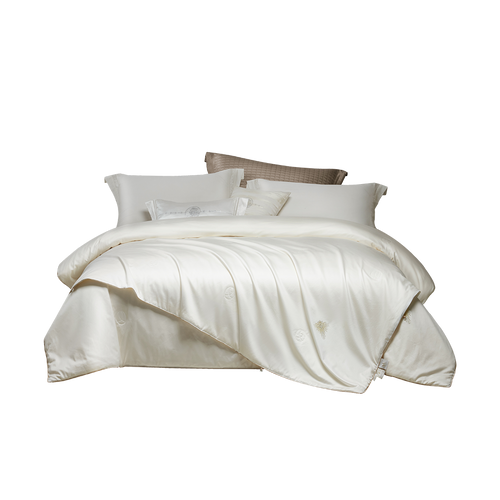 RegalSilk Jacquard A Class Select Silk Quilt
