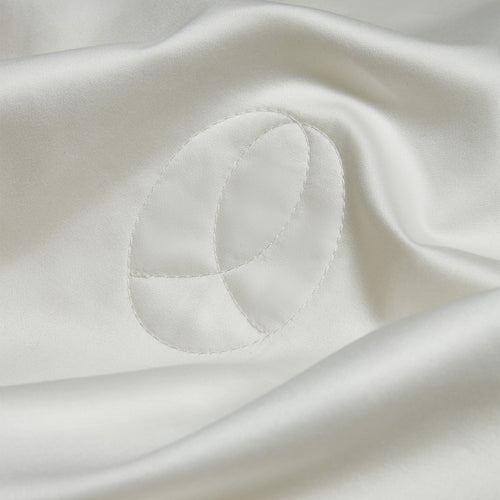 RegalSilk Jacquard A Class Select Silk Quilt